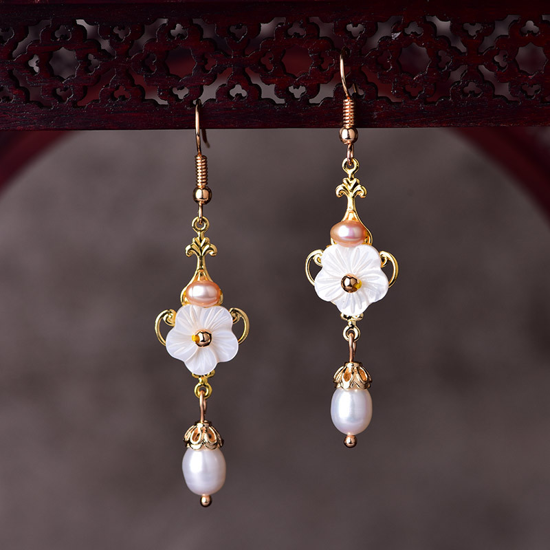 E163 Pearl Earrings