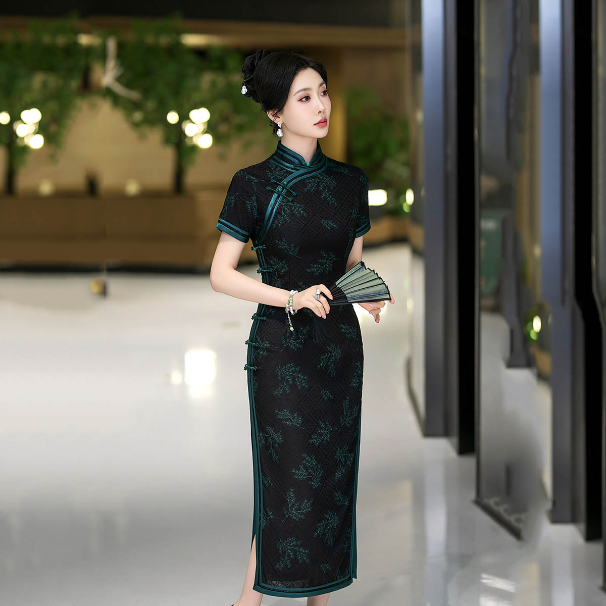 C5584 Chinese Traditional Qipao Classical Cheongsam