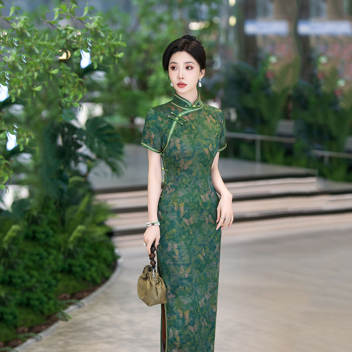 C5570 Classical Silk Cheongsam Dress