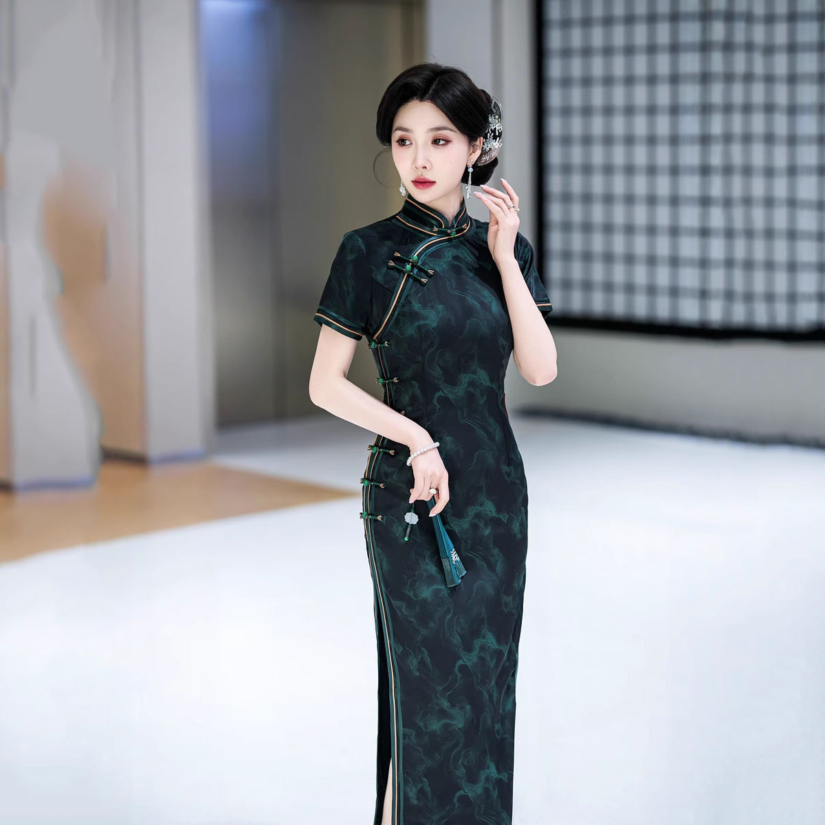 C5575 Classical Silk Cheongsam Dress