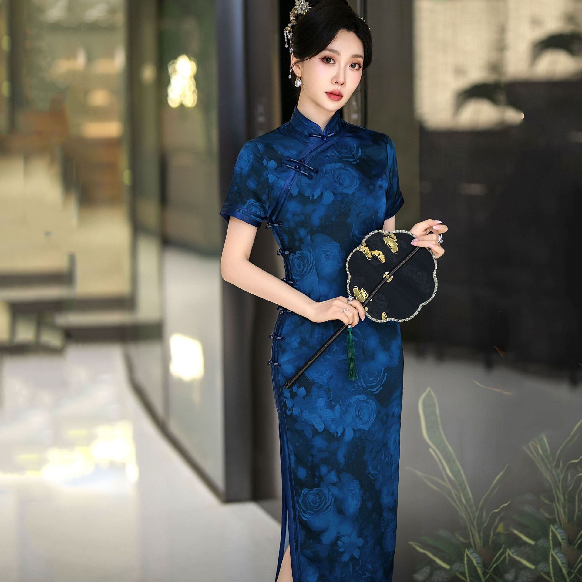 C5657 Classical Silk Cheongsam Dress