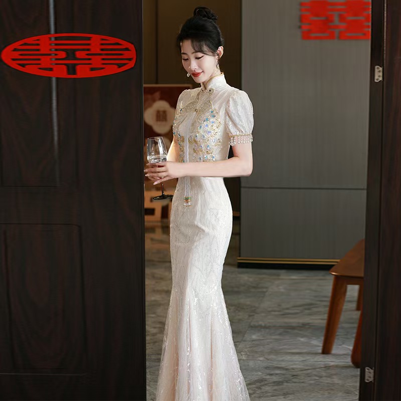 8-19 white wedding dress
